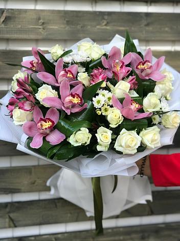 Букет цветов из: Розы и Хризантемы в Бабяково