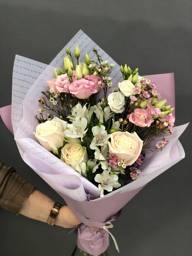 Букет цветов из: Альстромерии, Розы и Лизиантусы в Бабяково