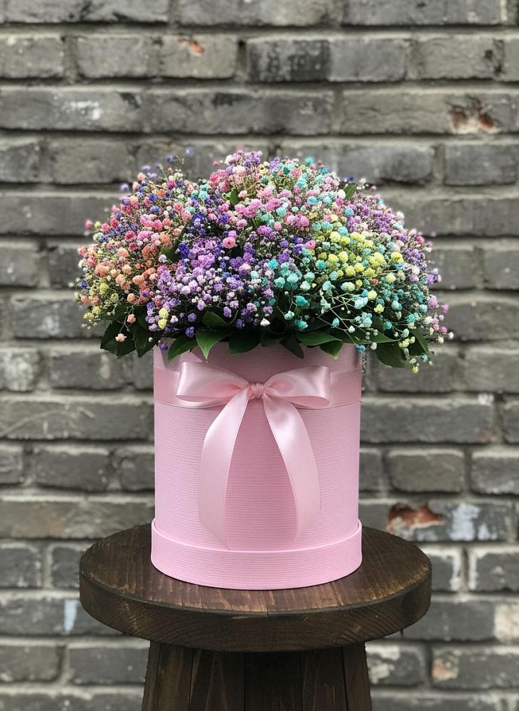 Цветочная композиция из Гипсофила и Розы в шляпной коробке в Бабяково