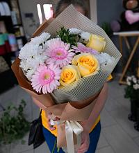 Букет цветов из:  Герберы, Розы и Хризантемы в Бабяково