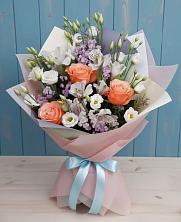 Букет цветов из:  Лизиантусы, Розы, Альстромерии и Гипсофила в Бабяково