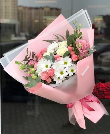 Букет цветов из: Розы, Лизиантусы и Хризантемы в Бабяково
