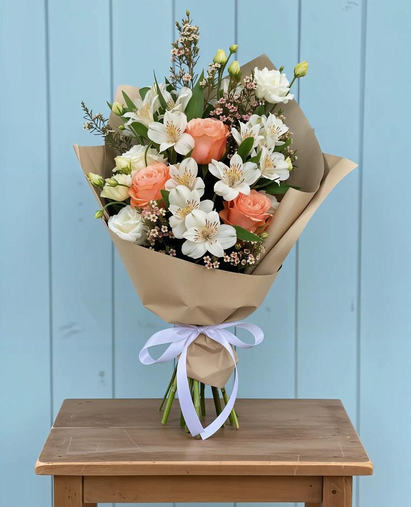 Букет цветов из: Альстромерии, Лизиантусы, Розы и Хризантемы в Бабяково