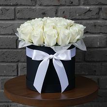 Цветочная композиция из Розы в шляпной коробке в Бабяково